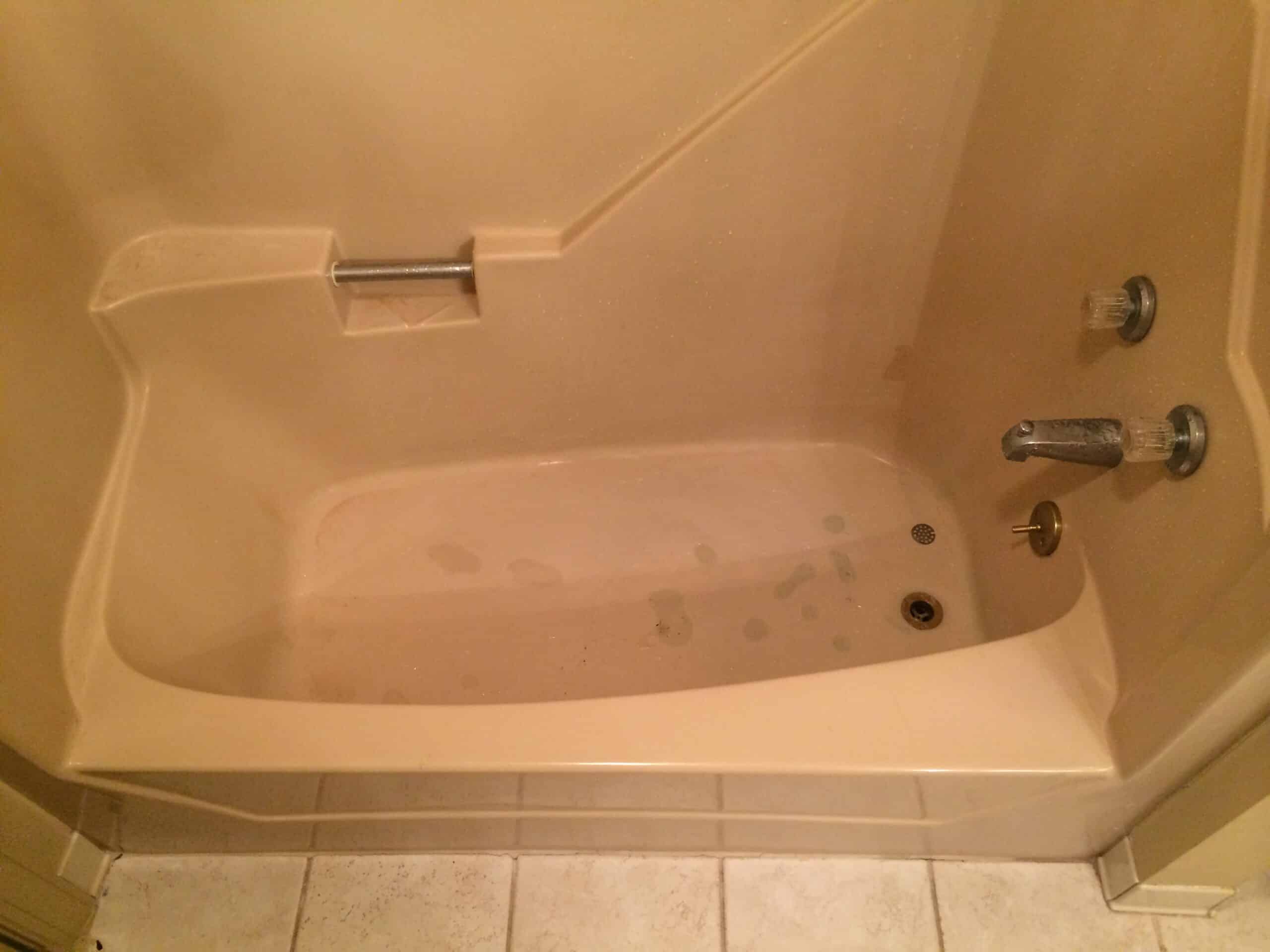 fiberglass-tub-before